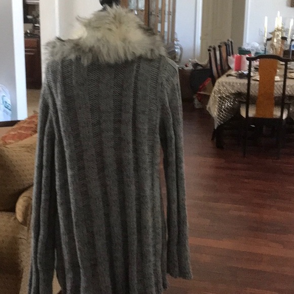 Sweater - Picture 3 of 3